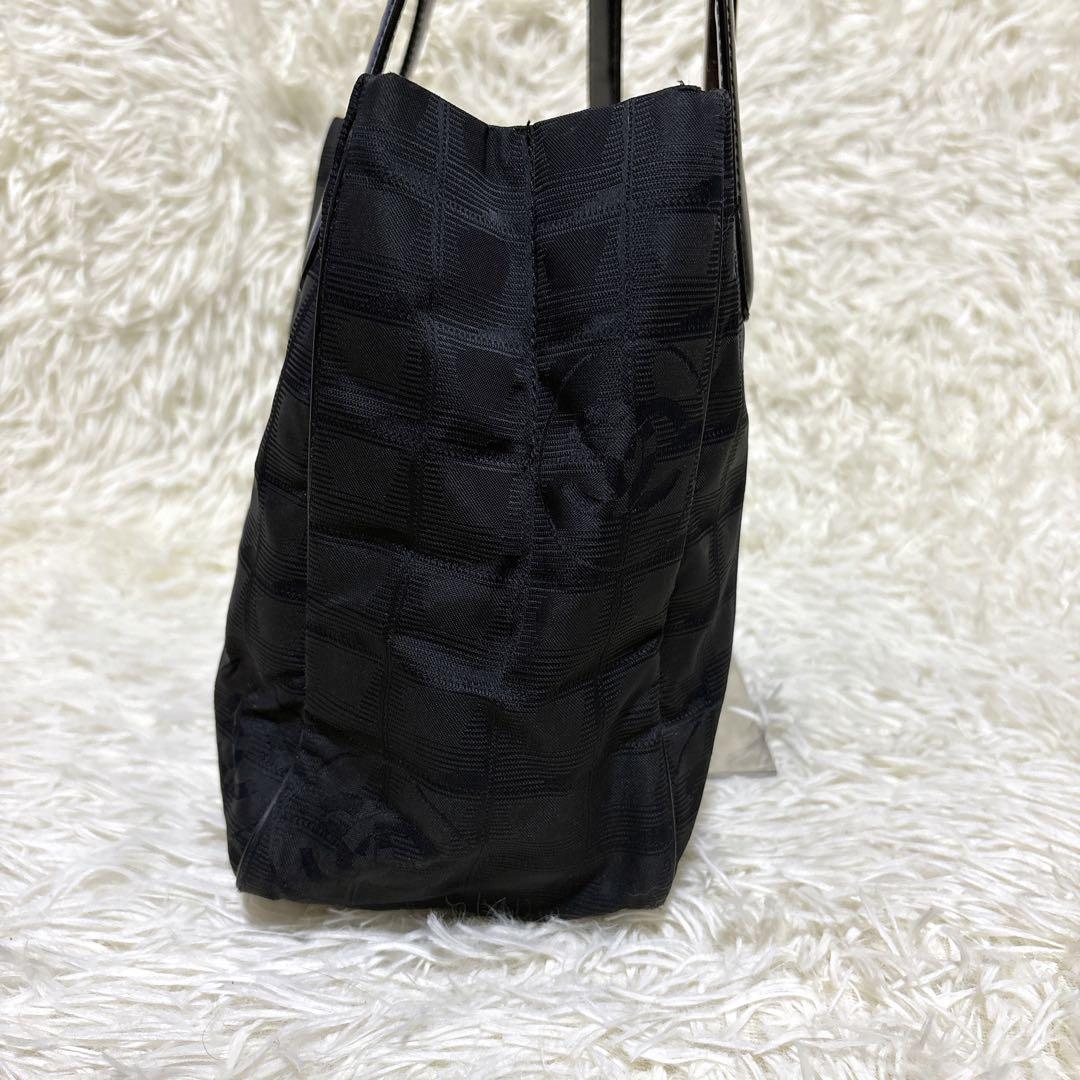 CHANEL ニュートラベルライン PM ココマーク ハンドバッグ 底鋲 8番台