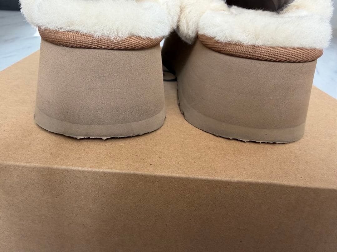 UGGムートンサンダルファンケット