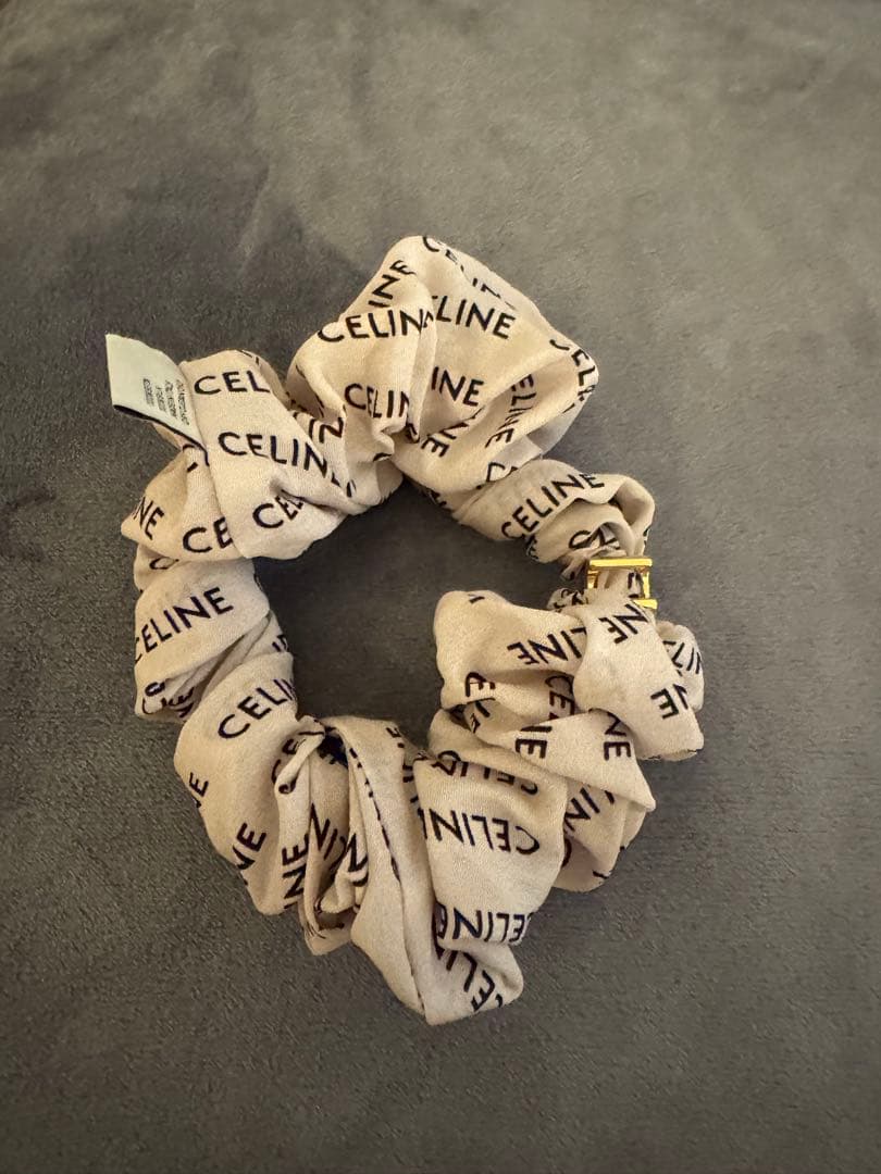 セリーヌ　シュシュ