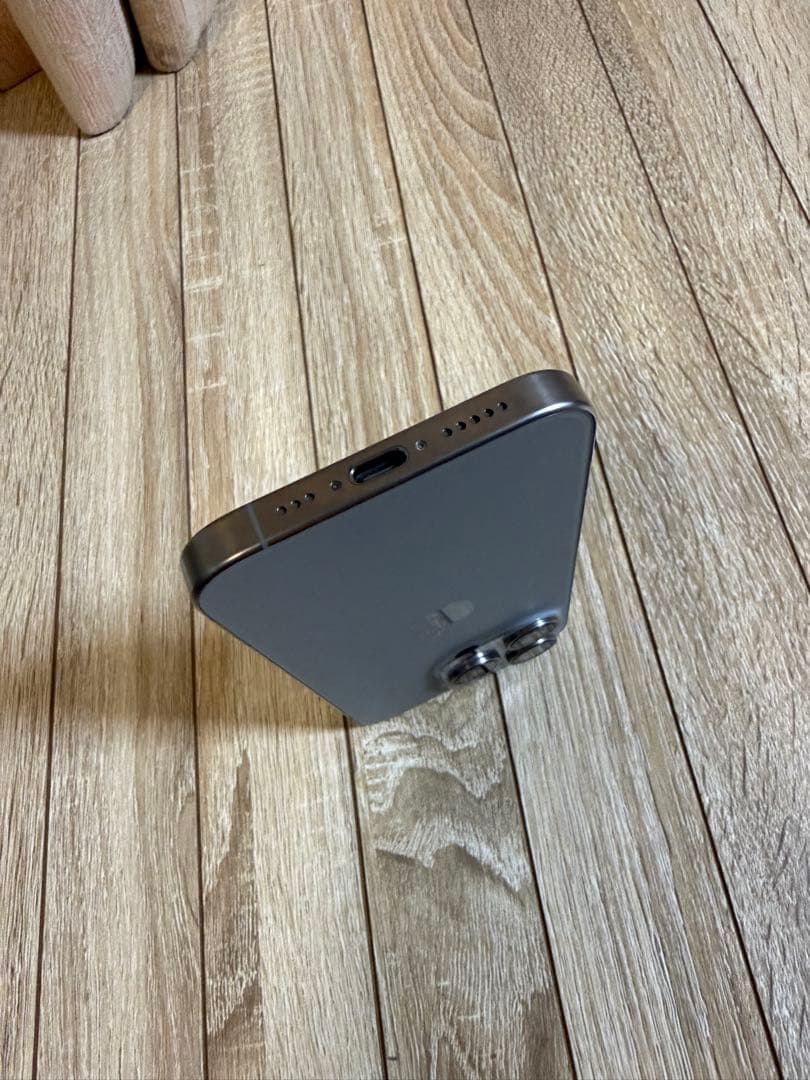 【美品】iPhone 15 Pro 128GB ナチュラルチタニウム