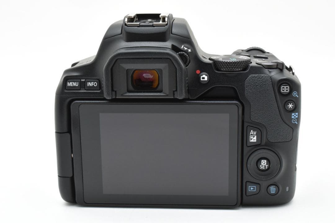 【ゆんころ】Canon kiss X10 ダブルレンズ Wi-Fi