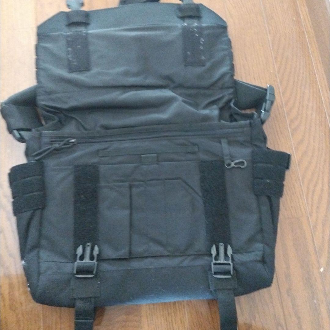 ブラック メッセンジャーバッグ 中型