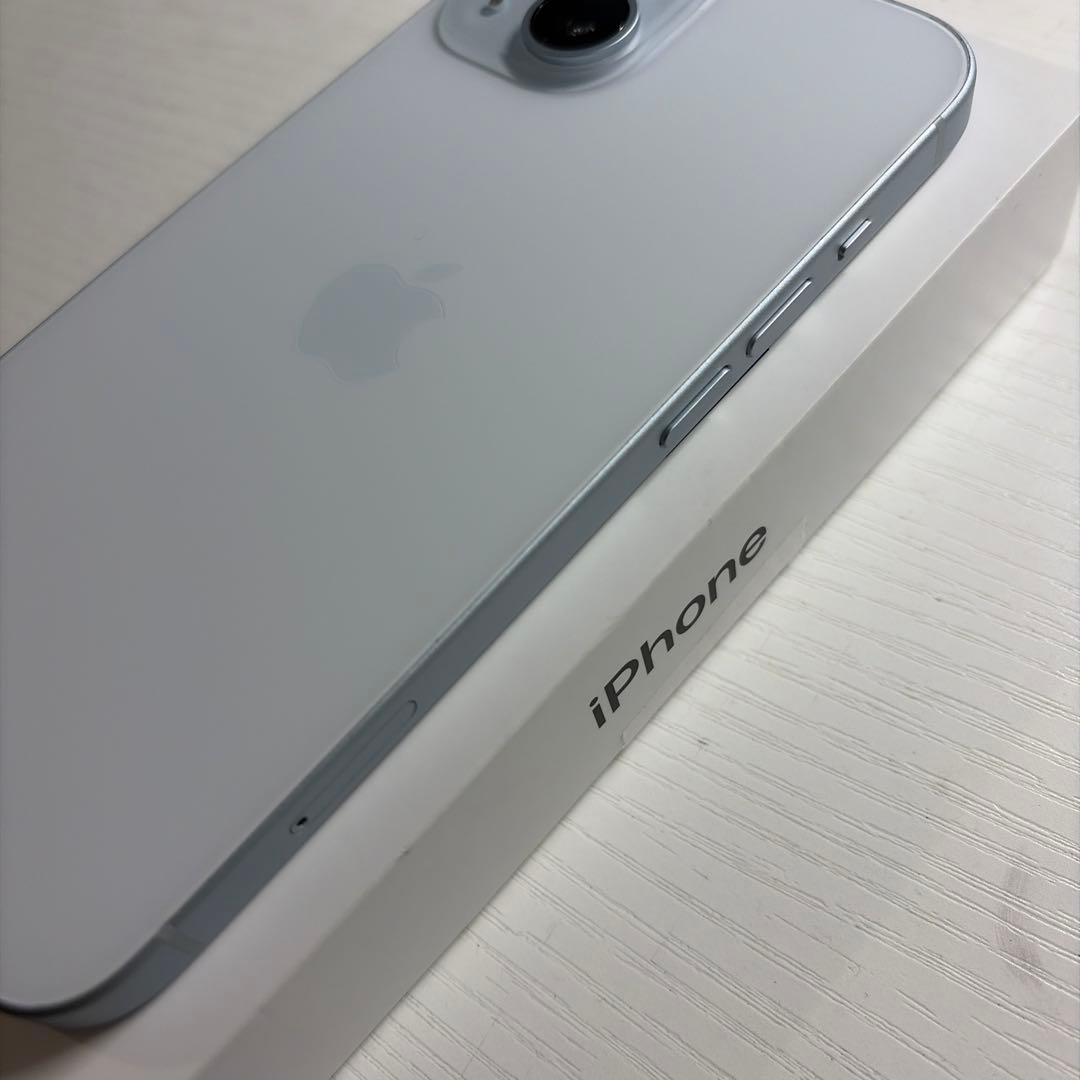 iPhone15 256GB ブルー SIMフリー 極美品
