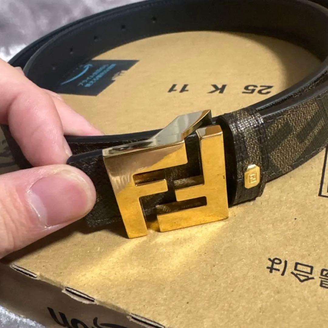 FENDIスクエアベルトブラックレザーリバーシブルベルト