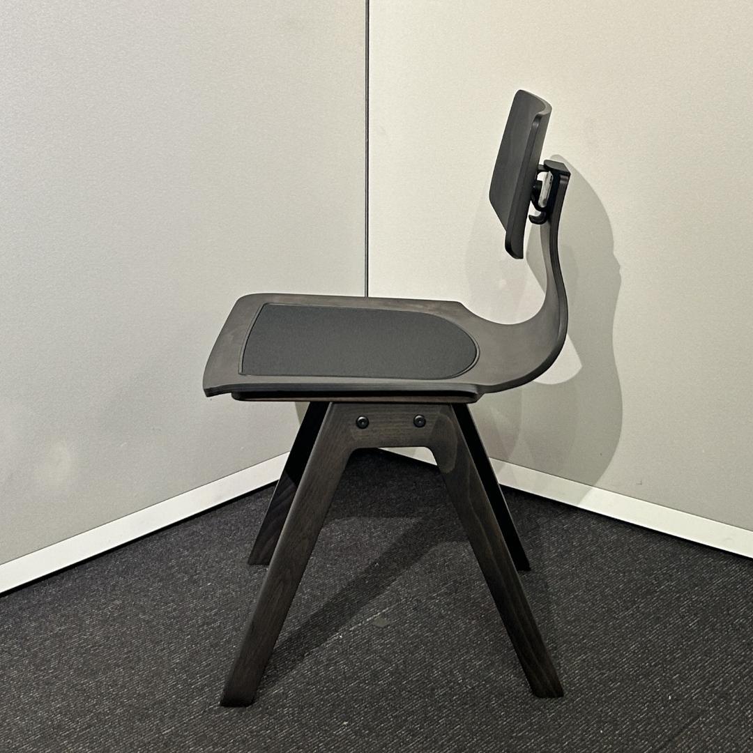 【展示品・2024年製】内田洋行 ミーティングチェア エルマー ブラック