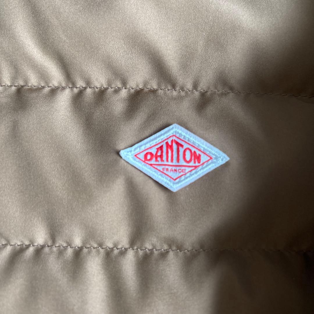 新品タグ付　DANTONインナーダウン クルーネックジャケット　ライトブラウンM