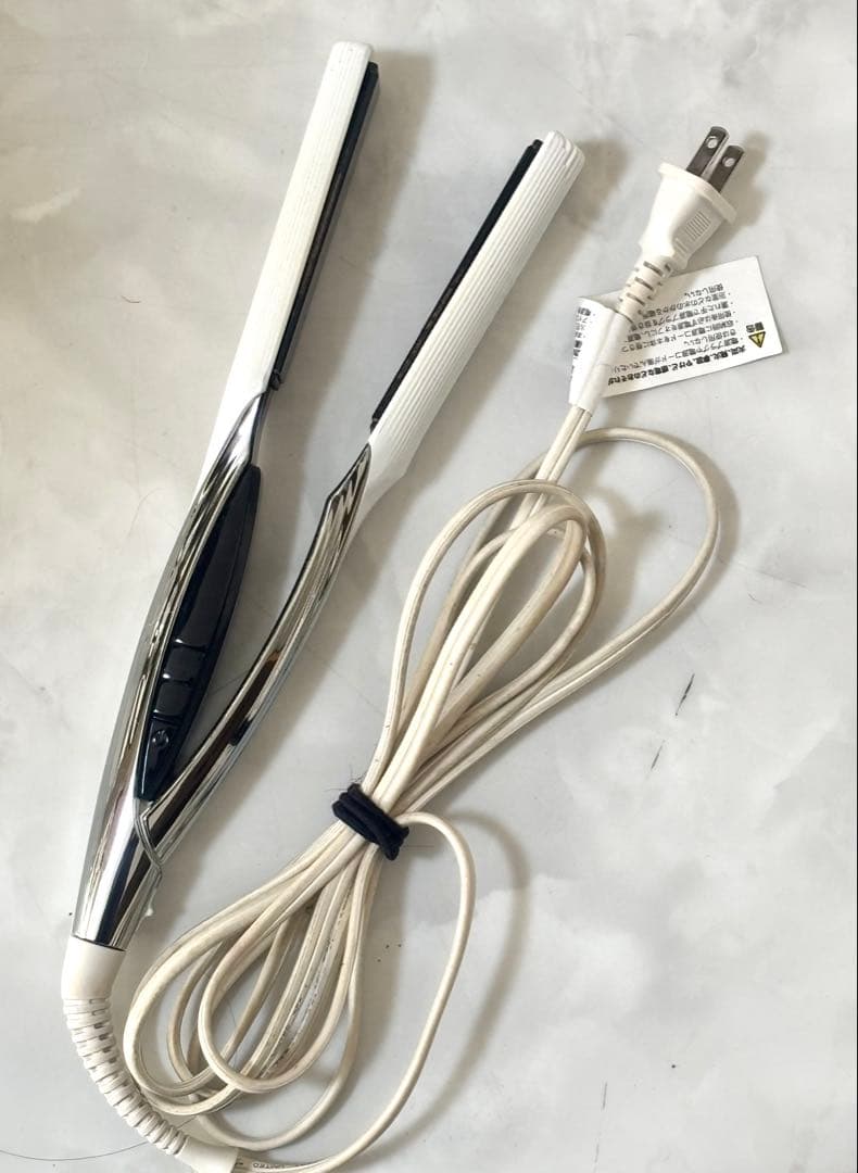 リファ　ストレートヘアアイロン　ReFa STRAIGHT IRON ホワイト