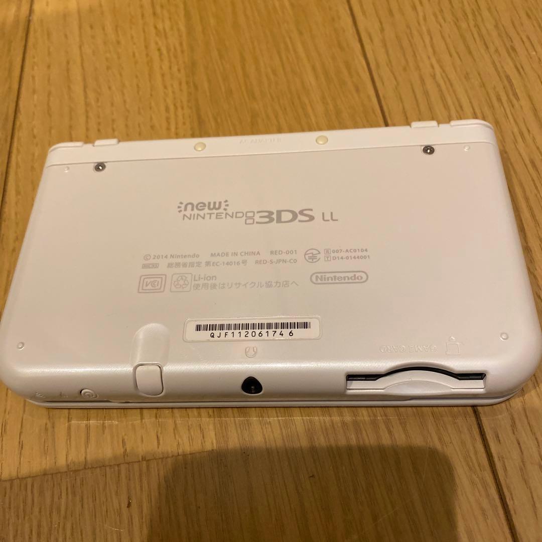 美品　Newニンテンドー3DSLL パールホワイト