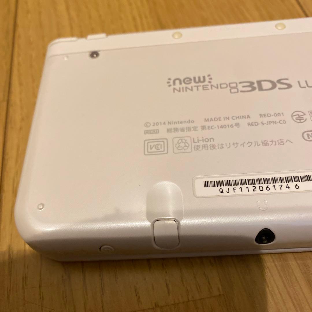 美品　Newニンテンドー3DSLL パールホワイト
