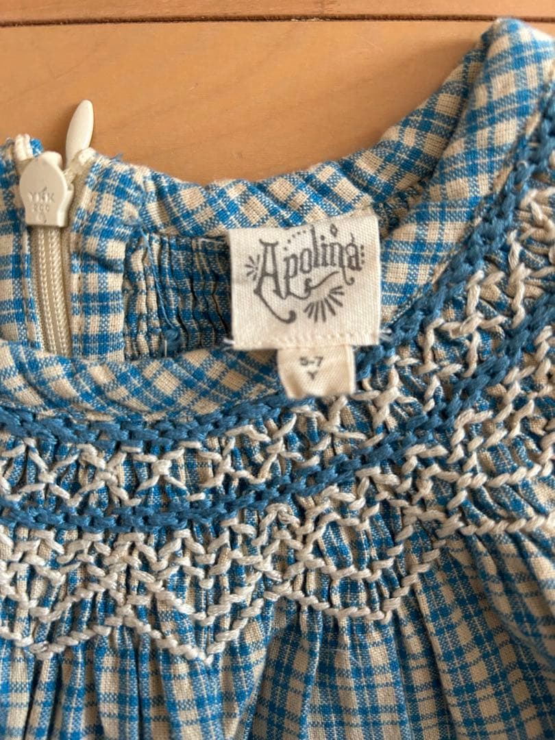 専用ページ⭐︎Apolina 刺繍入り青チェックワンピース 5-7y