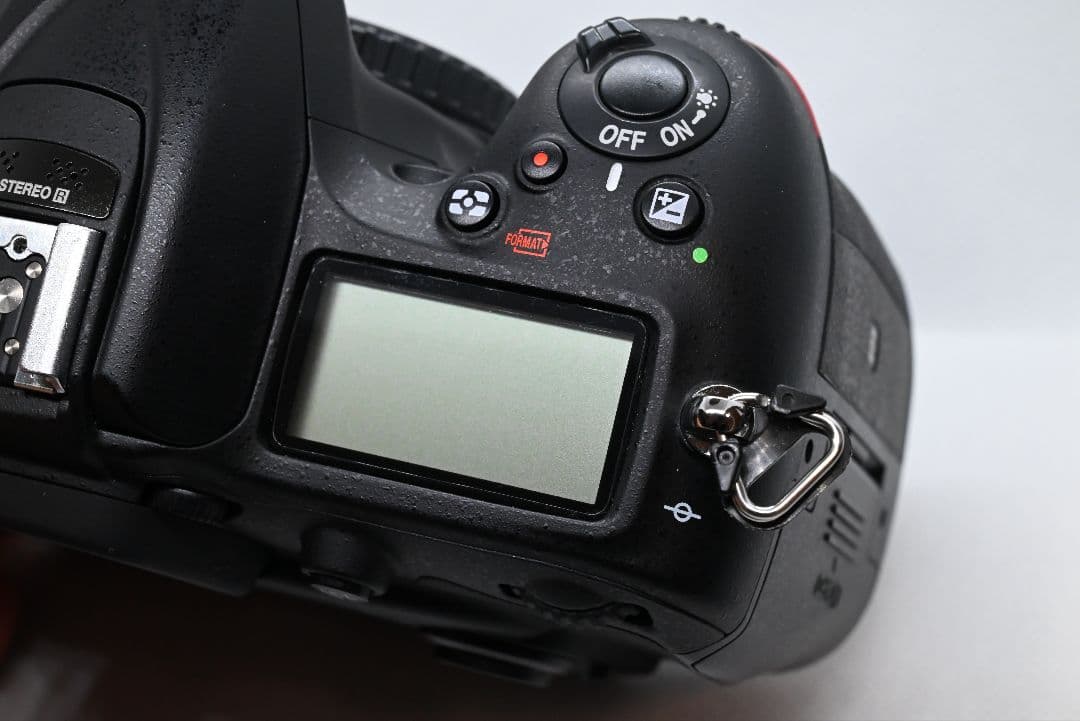 シャッター数9451回 Nikon D7200 ボディのみ APS-C一眼