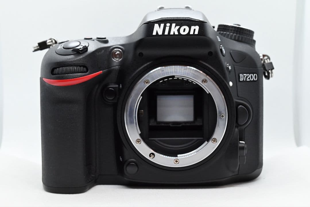 シャッター数9451回 Nikon D7200 ボディのみ APS-C一眼