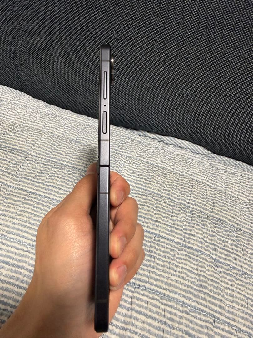 [格安]Galaxy Z Flip7 256GB ブラックSIMフリー