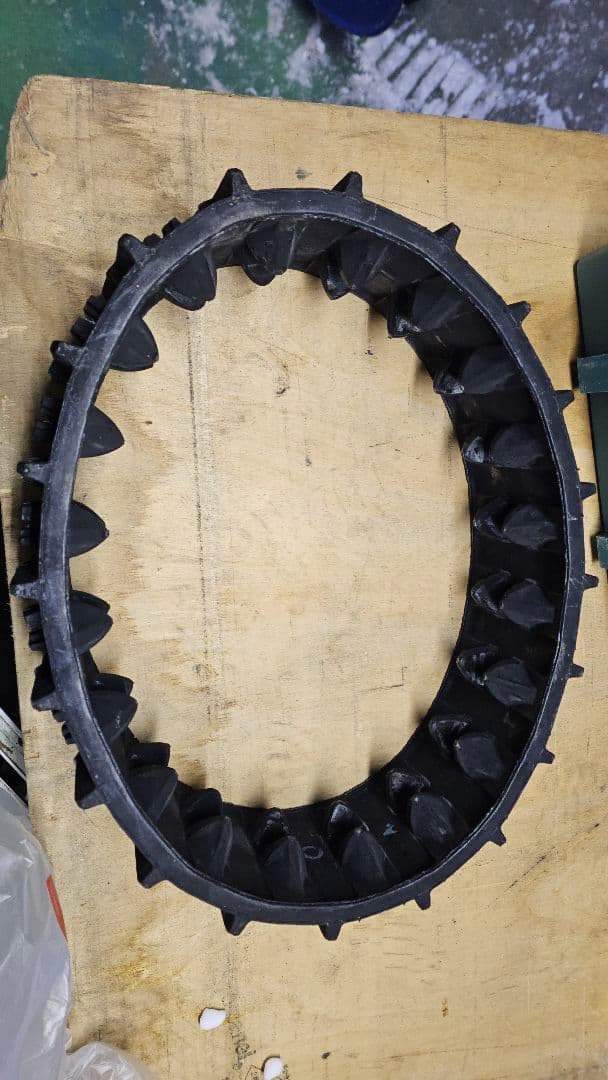 未使用(仮合わせのみ)1本、ホンダ 純正 除雪機 クローラー 12-60×20