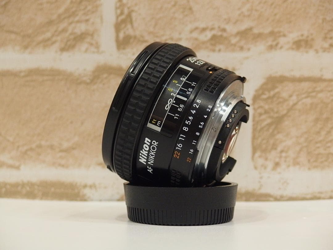 Nikon AF NIKKOR 20mm F2.8 広角単焦点レンズ