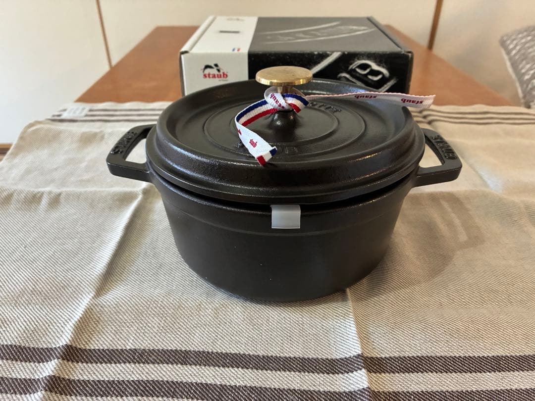 ミユミユ　STAUB ココット　18cm 黒　美品