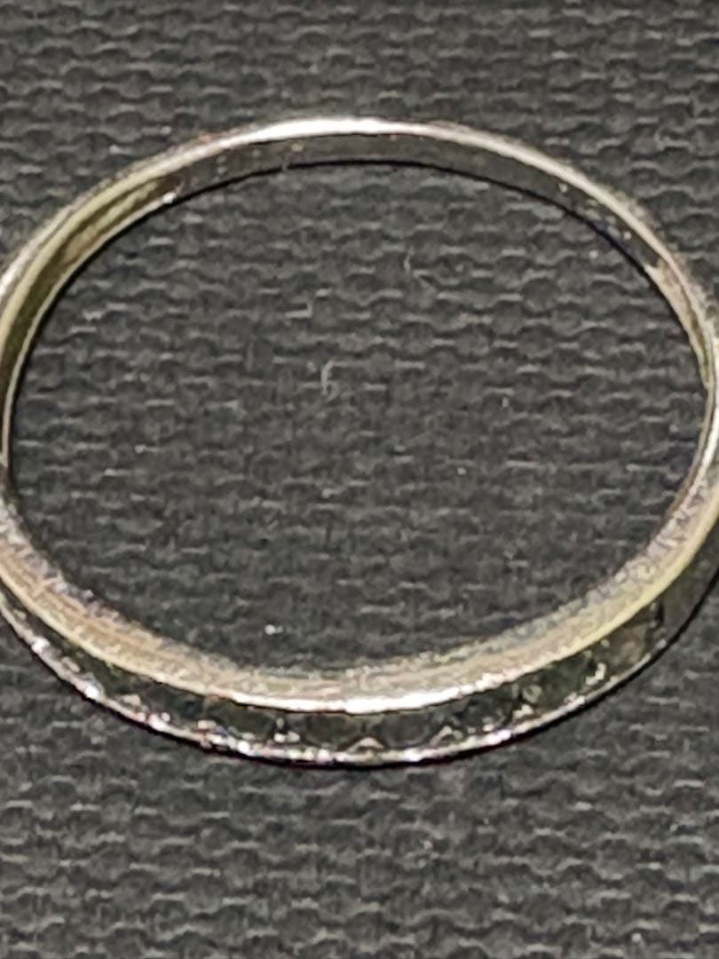 プラチナ グリーンストーンハーフエタニティリング