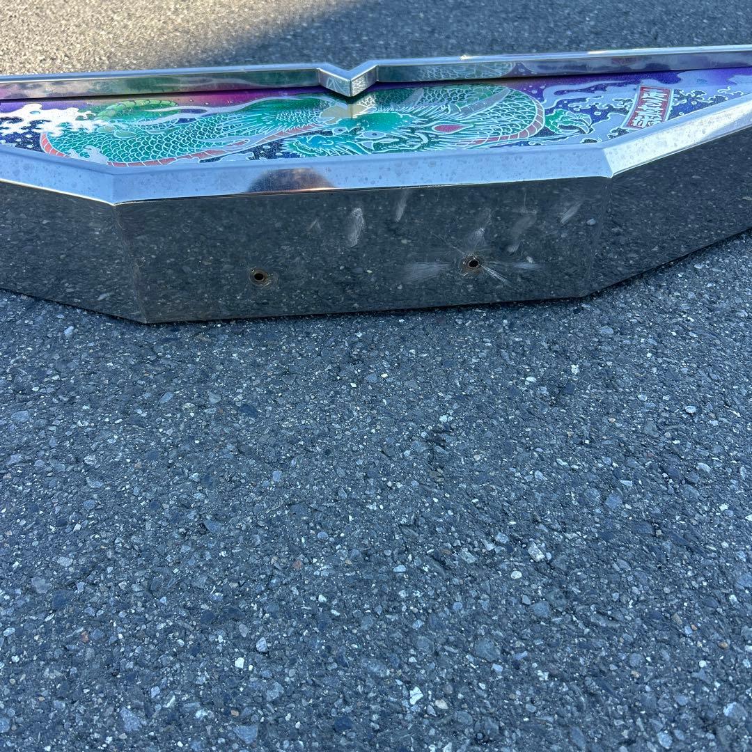 ドラゴンデザイン メタルアクセサリー 関口工芸で行灯はつくってもらいました。