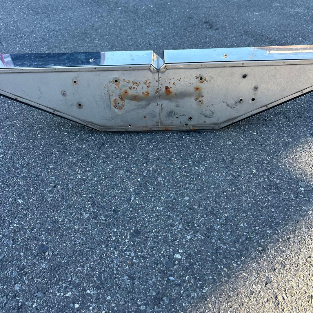 ドラゴンデザイン メタルアクセサリー 関口工芸で行灯はつくってもらいました。