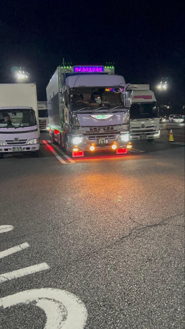 ドラゴンデザイン メタルアクセサリー 関口工芸で行灯はつくってもらいました。