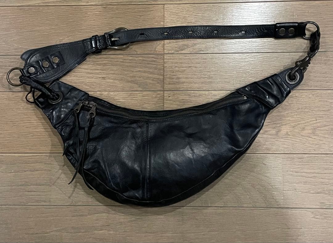 アルフレッド バニスター 三日月 ショルダーバッグ ボディバッグ オールレザー