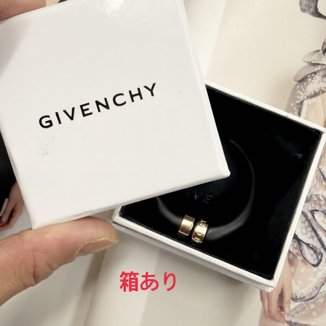GIVENCHYジバンシィ バイ リカルド ティッシ　マグネットイヤリング