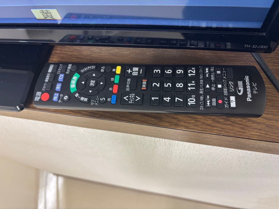 【美品】Panasonic TH-32J300 液晶テレビ　32型 2022年製