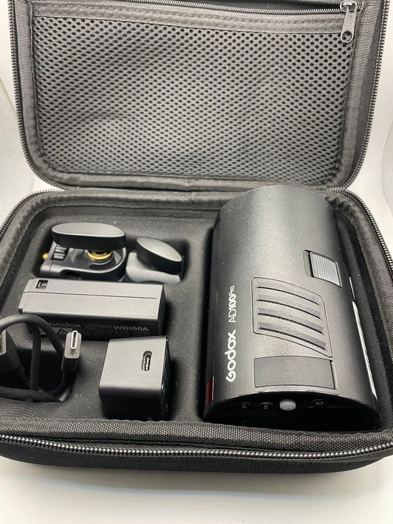 Godox AD100Pro ストロボ 本体と付属品　バッテリー2個