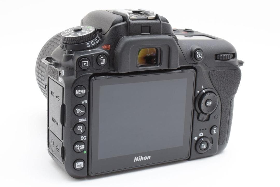 美品 D7500 ダブルレンズ　ニコン/箱付き/SD64GB/専用ガラスフィルム