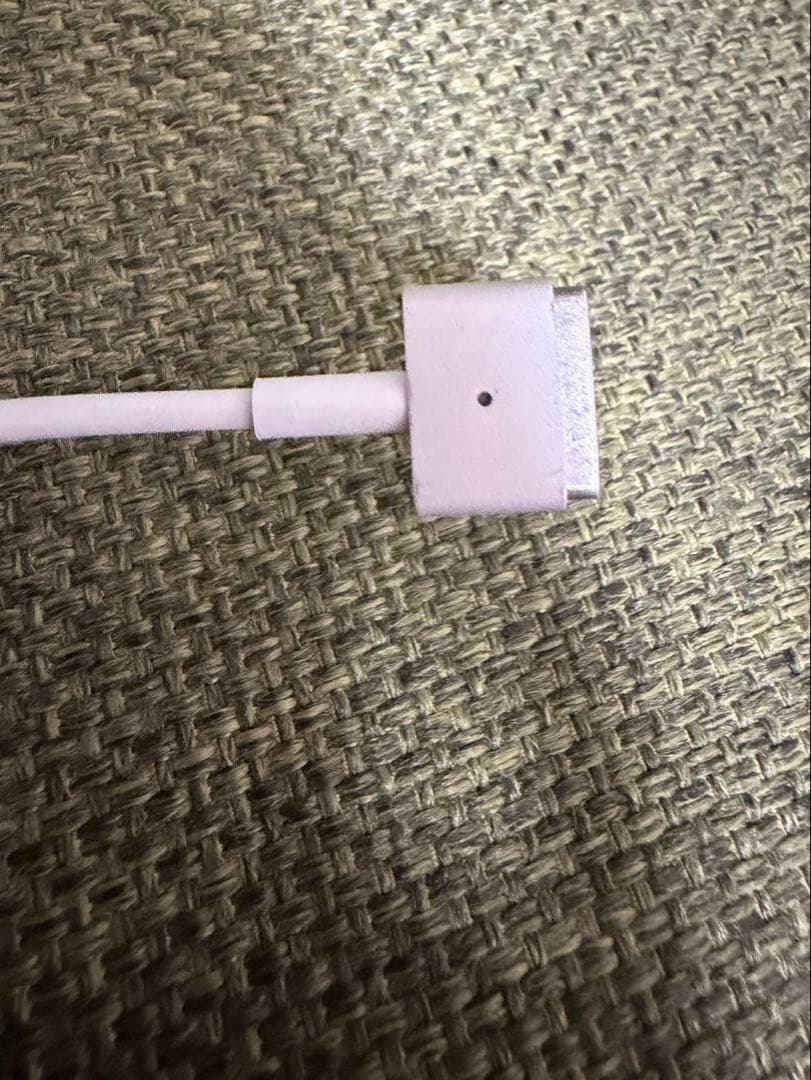 MacBook Air (Mid 2013) 充電器付属