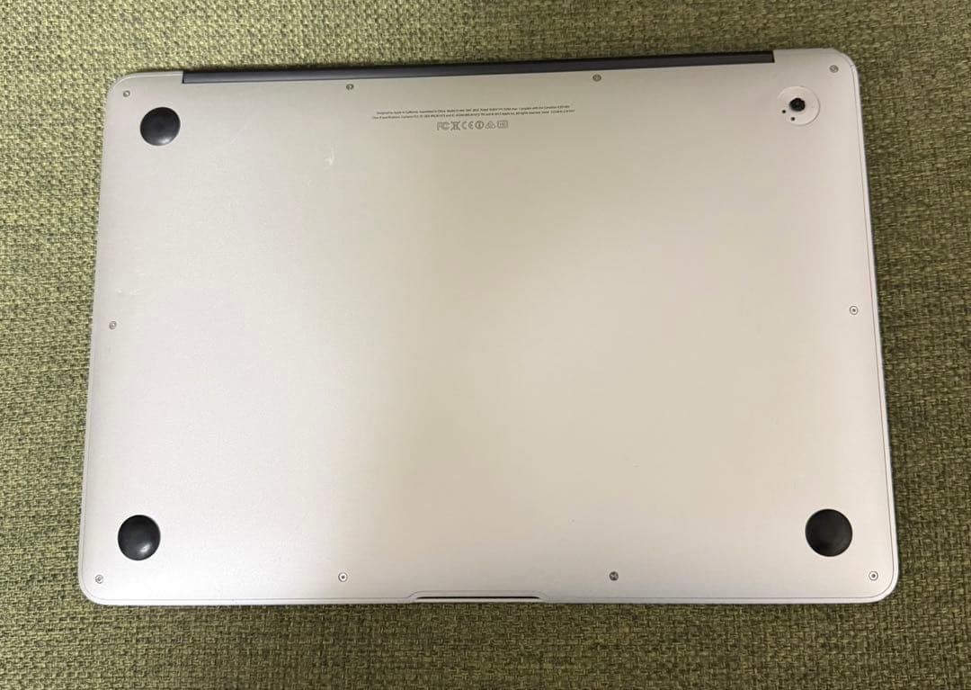 MacBook Air (Mid 2013) 充電器付属