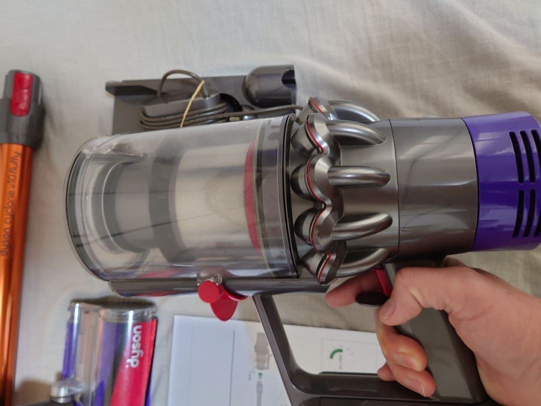 Dyson Cyclone V10 コードレスクリーナー V10 Fluffy