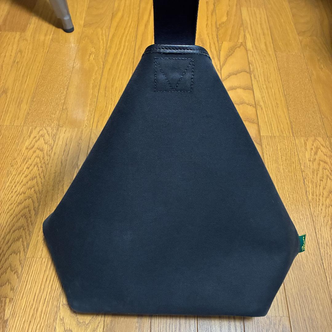 Brady ワンショルダーバック　taw