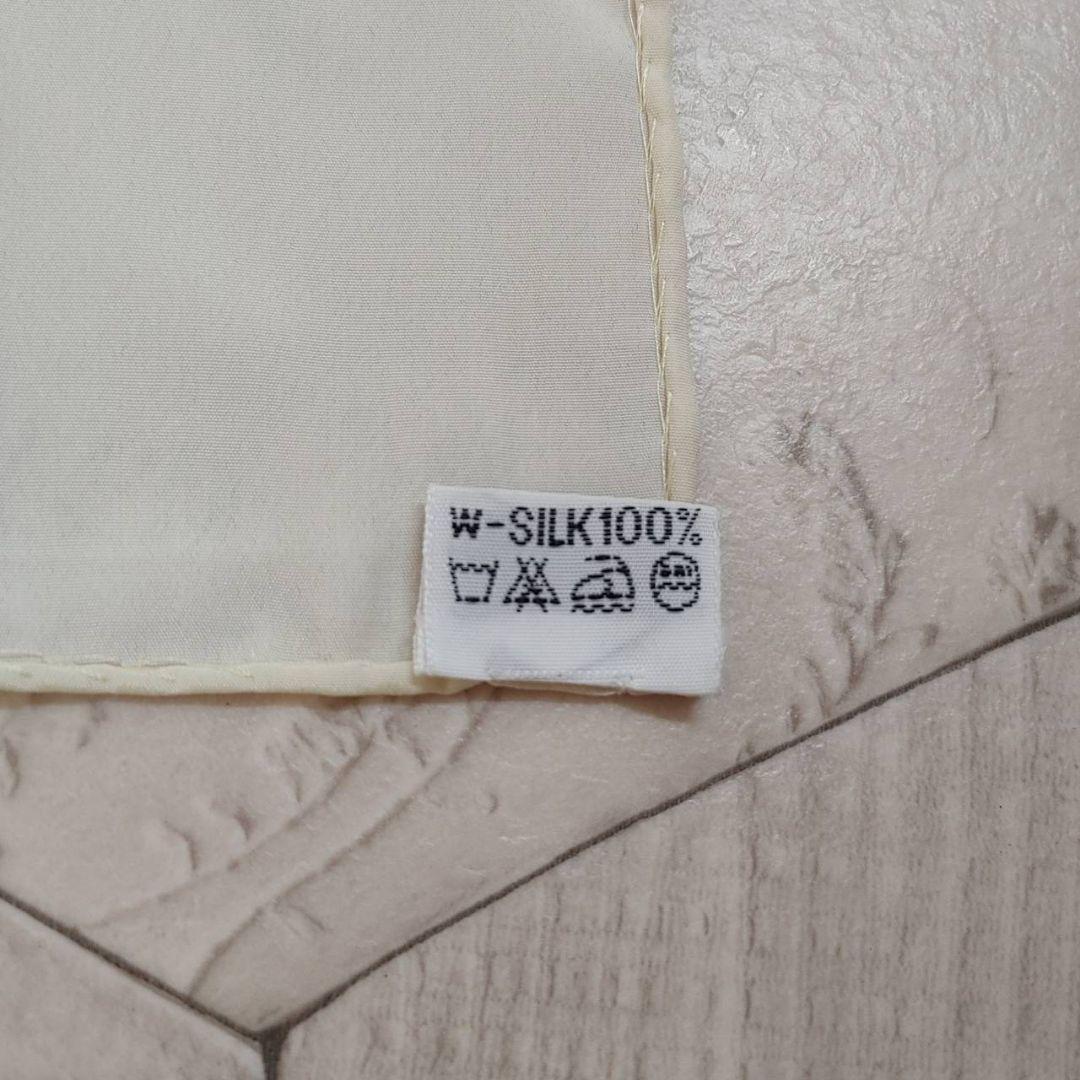 CHANEL シルク100% ハンカチ クリーム色