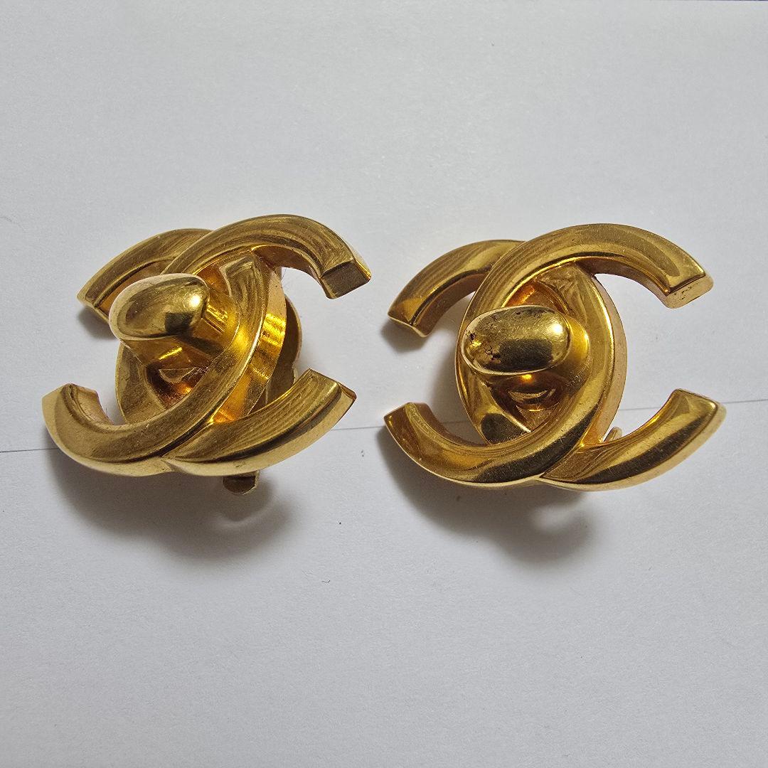 CHANEL シャネル イヤリング ターンロック 97/P GP