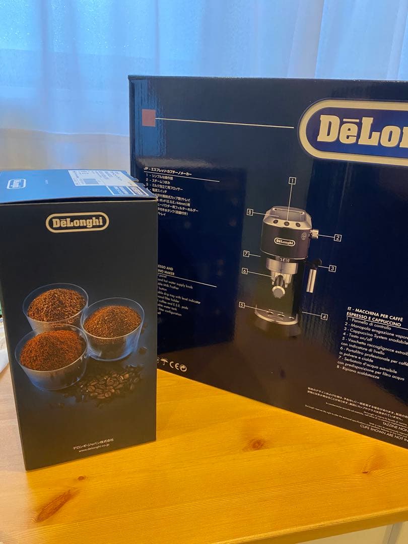 デロンギ デディカ　エスプレッソ・カプチーノメーカー