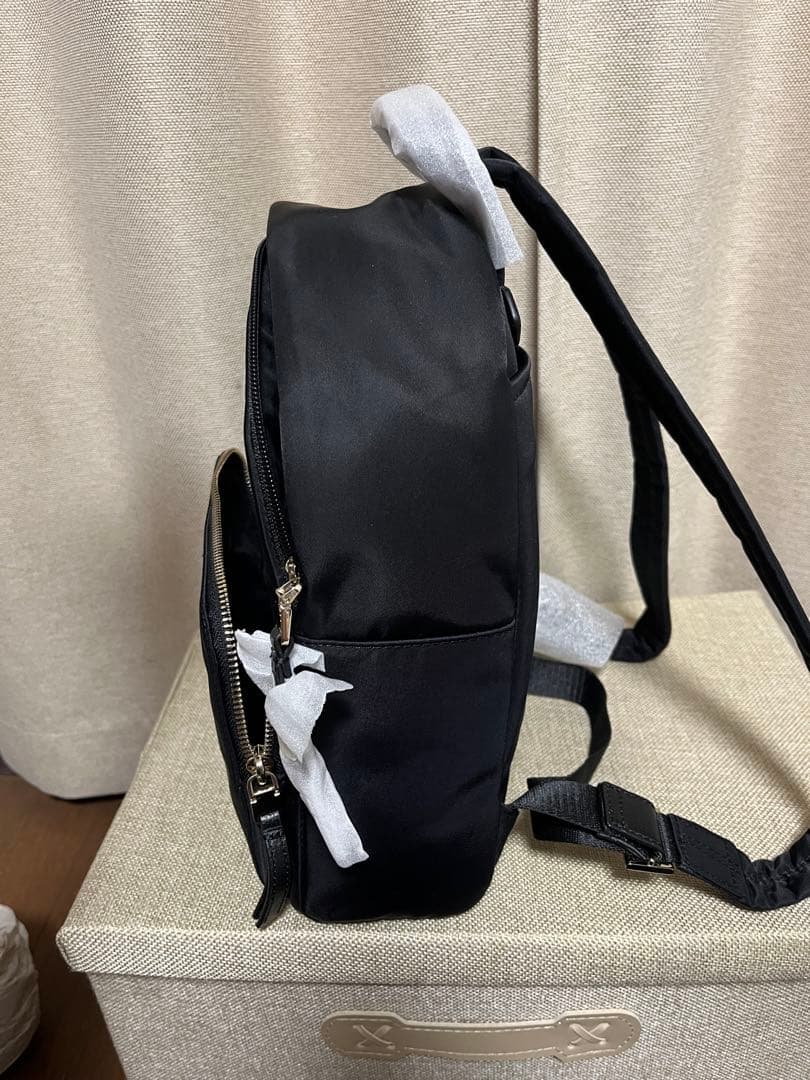 【新品・未使用】kate spade 黒リュック