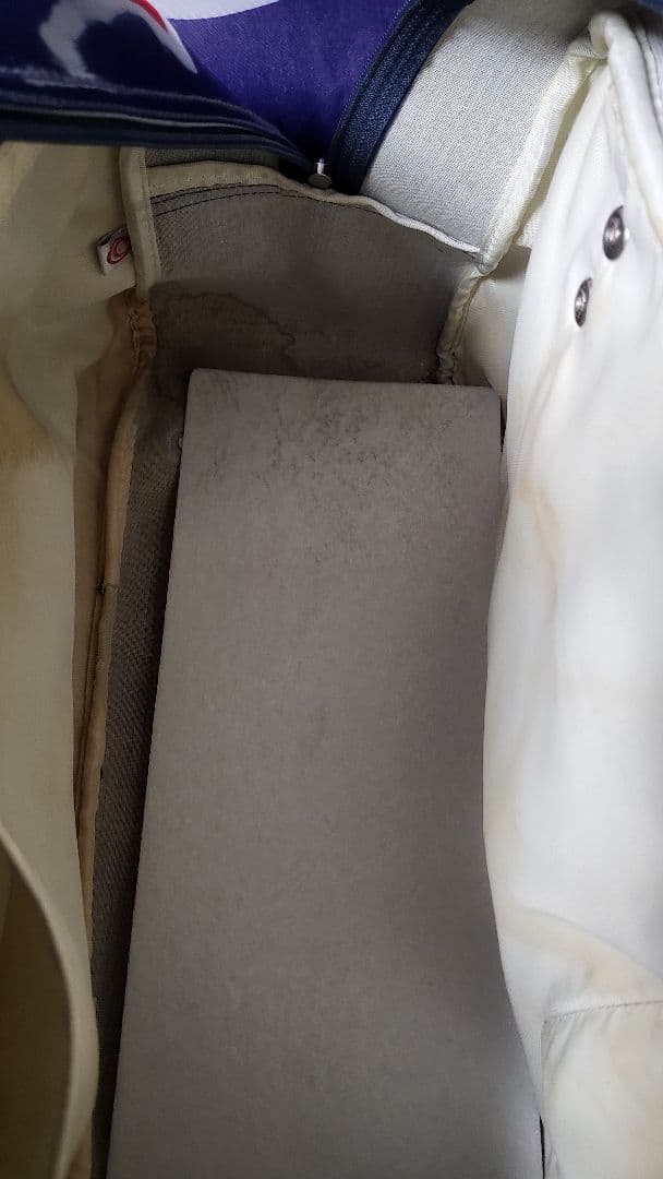 adidas エナメルボストンバック　紺色　ユーズド品