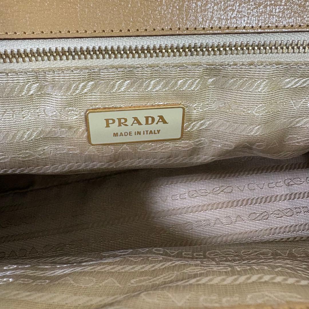 プラダ ドクターバッグ ハンドバッグ オールレザー がま口 チャーム 大容量