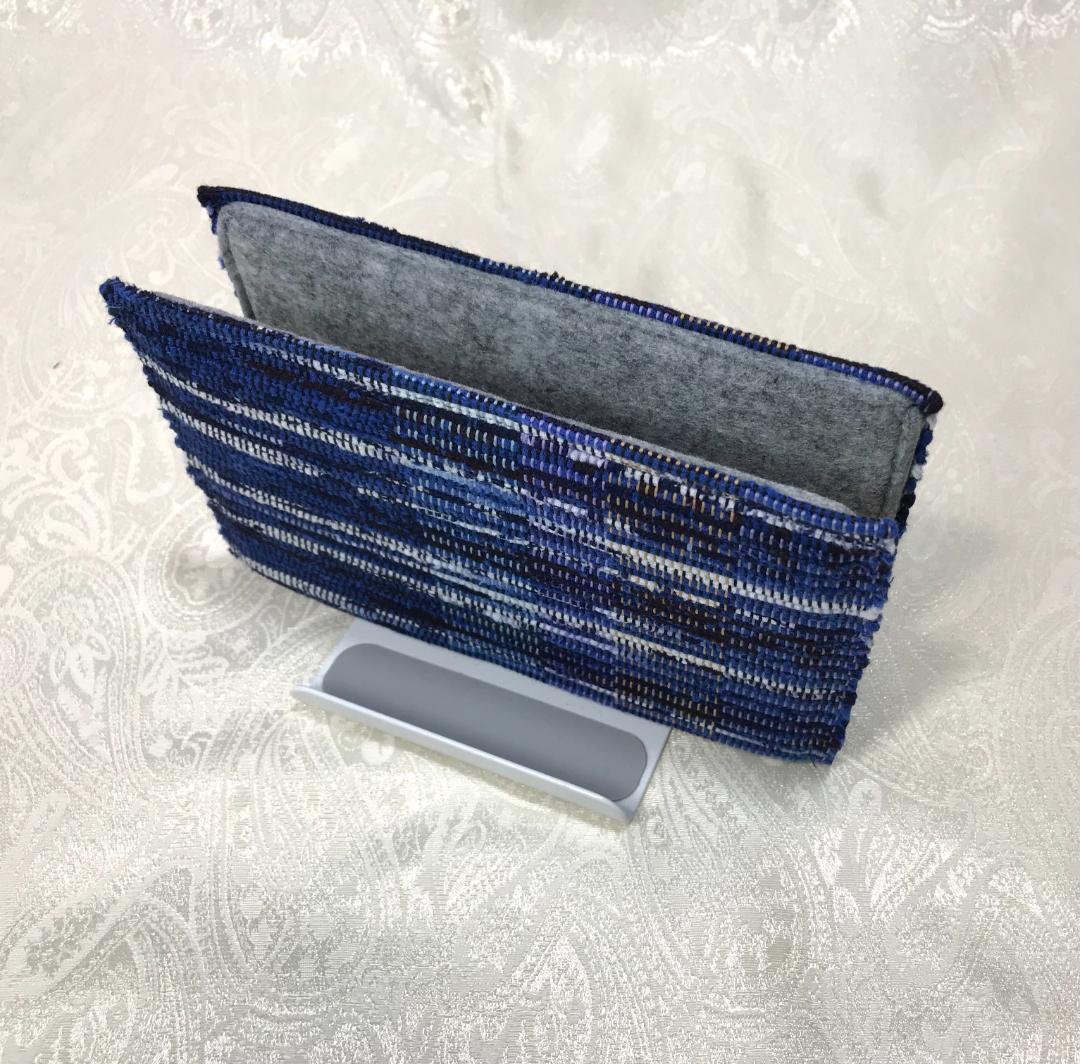 温かみのあるパソコンスタンド（青）