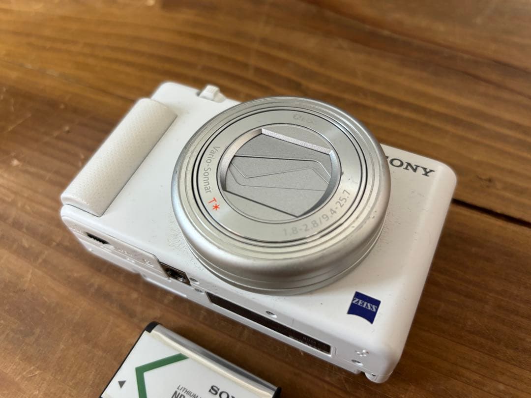 SONY ZV-1 ホワイト コンパクトデジカメ　予備バッテリー付