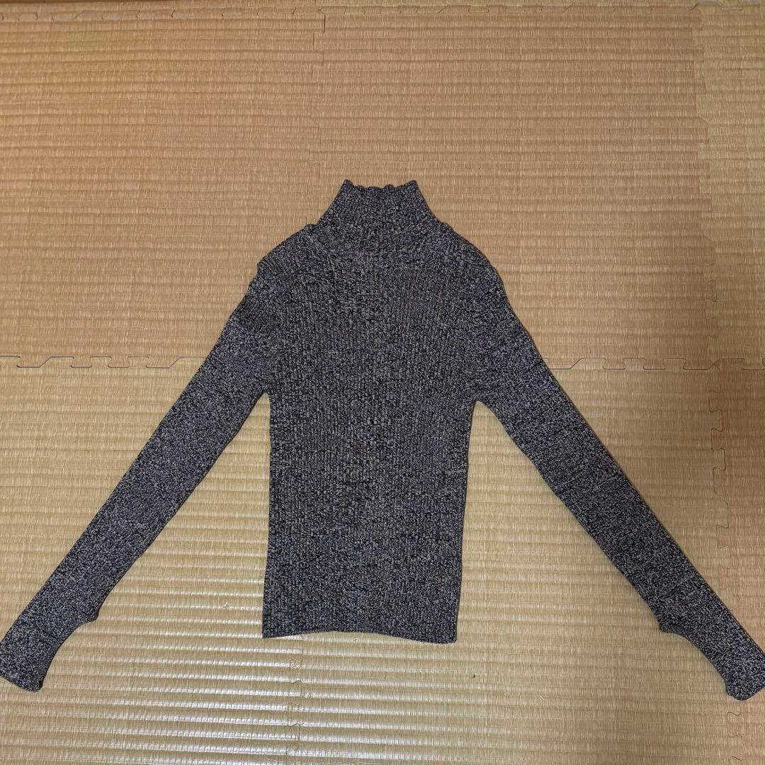 アンヌーク　anuke スリットタートルニット