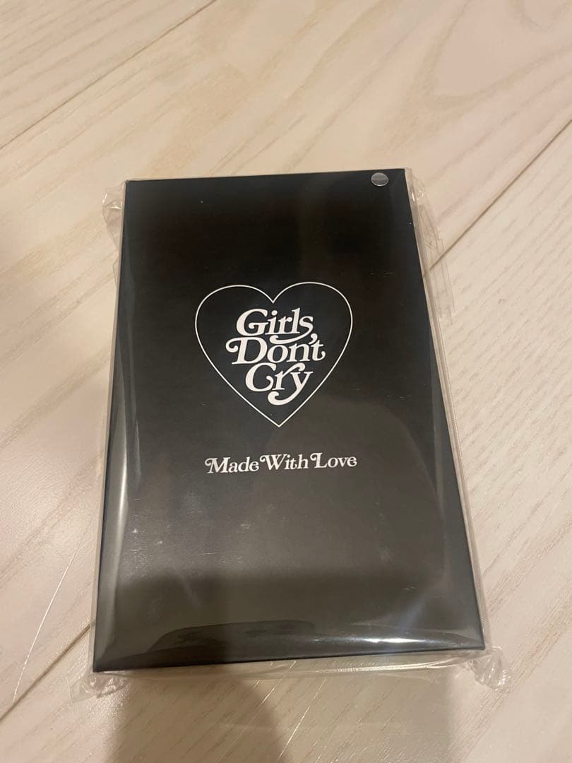 小物 GIRLS DON'T CRY KEYRING SILVER