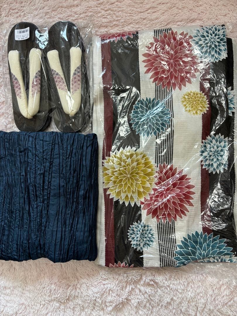 Chico　 セパレート浴衣　カラフル花柄浴衣・帯・下駄セット