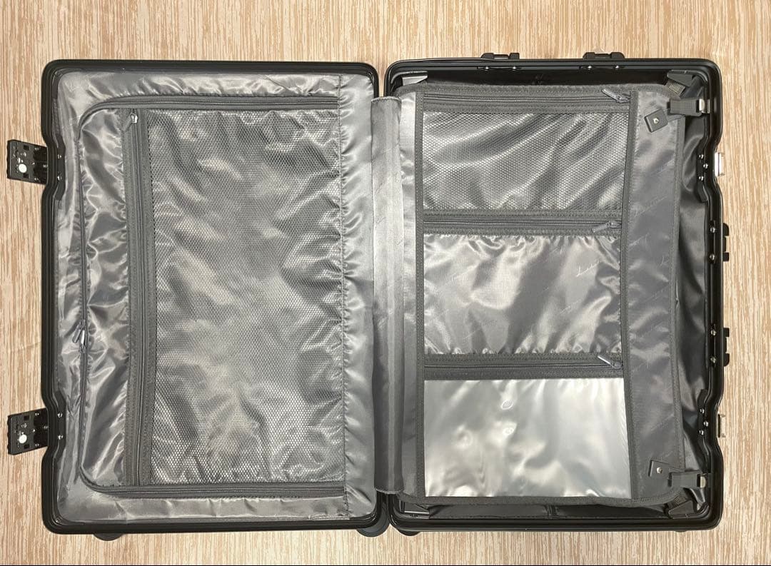 リベティ　多機能キャリーケース　Mサイズ　マットブラック