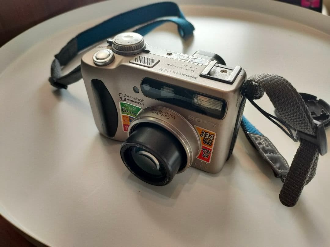 SONY Cyber-shot DSC-S75 本体のみ　電源入ります。