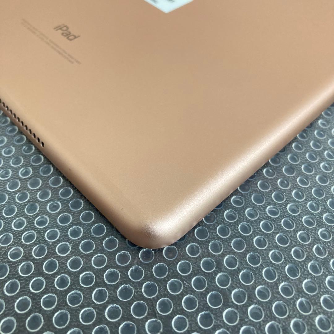 1037 美品☆電池ほぼ新品☆iPad6 第6世代 32GB WIFIモデル☆