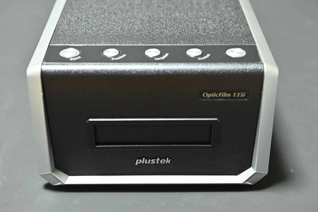 フィルムスキャナ　OpticFilm 135i