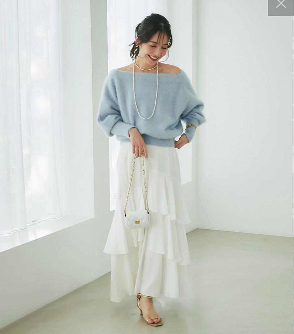 【美品】ラブティックボンボン　ヘアリーウールカシミア混オフショルニット