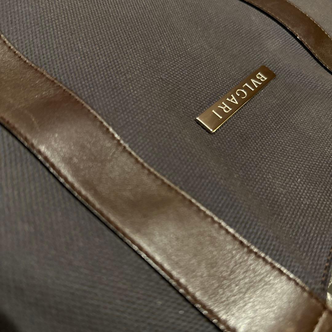 ブルガリ　シンプルな大きめトートバッグ　マチ無し　ビジネス